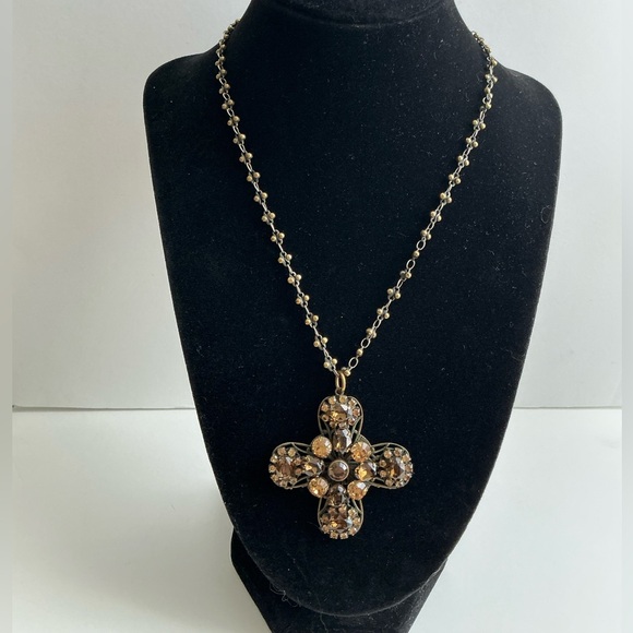 Vintage-Inspired Gold Cross Necklace - Picture 1 of 16